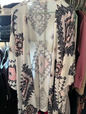 LuLaRoe SAVANNAH KIMONO